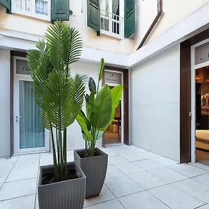 Italianflat - Theatrum And Βερόνα