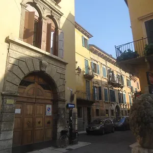 Hostel Protezione Della Giovane - Female, Verona