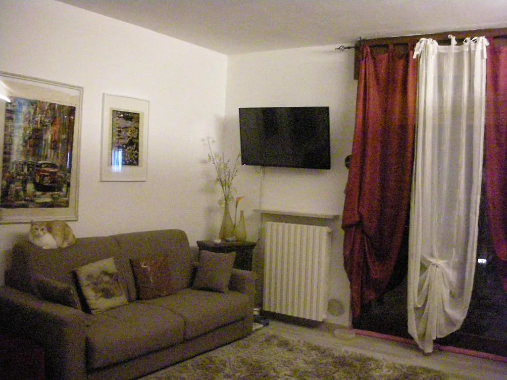 Stanza Luminosa Guest House Verona Italy
