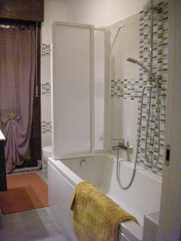 Stanza Luminosa Guest House Verona 0*,  Italy